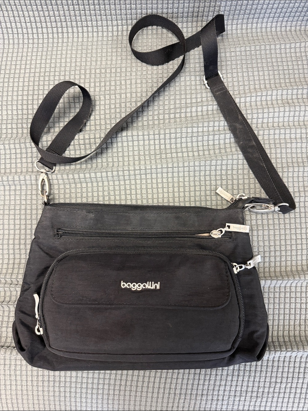 Baggallini Black Nylon Crossbody Organizer Bag
